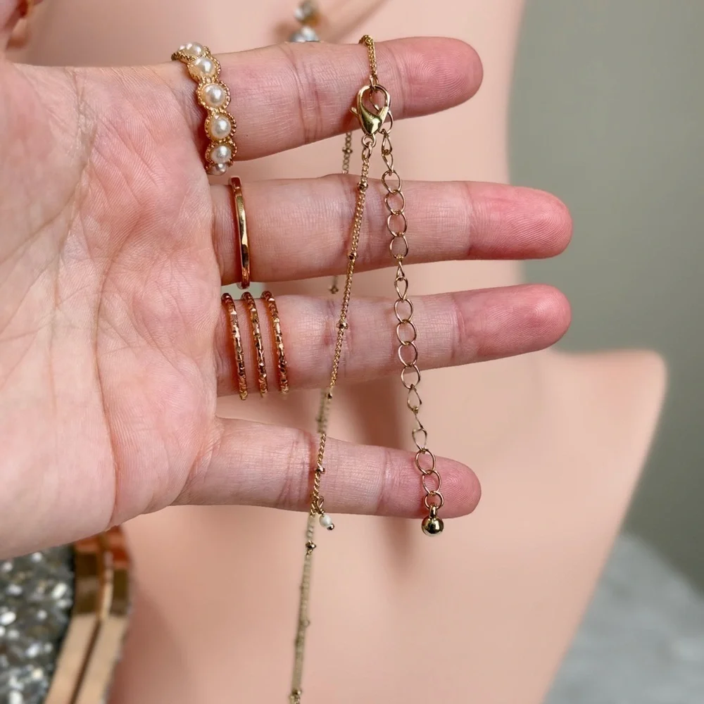 ⚜️💕 Gold Layered Necklace with Crystal Drops